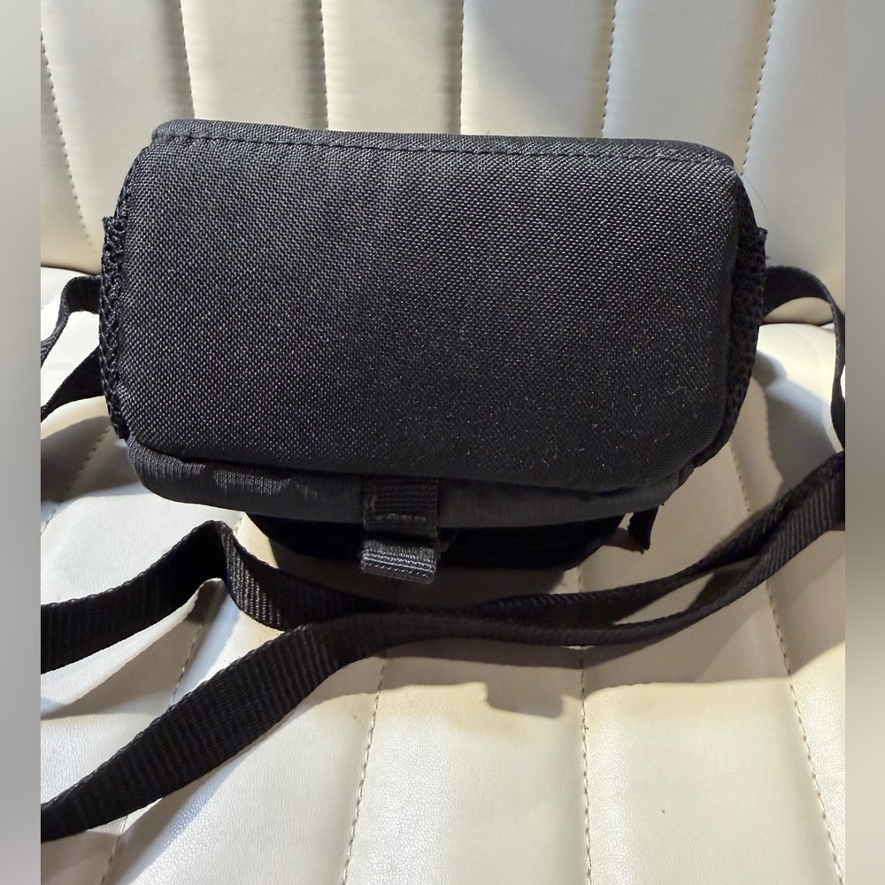 Sony Compact Black Camera Case - Picture 4 of 10